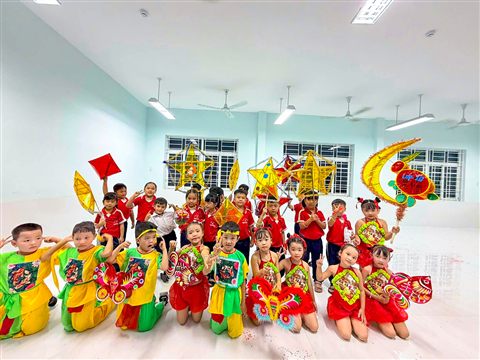 Đêm hội Trăng rằm trong lớp học