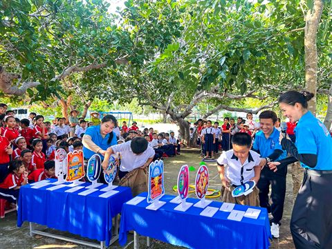 Trò chơi vận động trong ngày hội