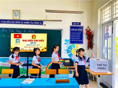 Đại hội chi đội: bỏ phiếu bầu Ban chỉ huy