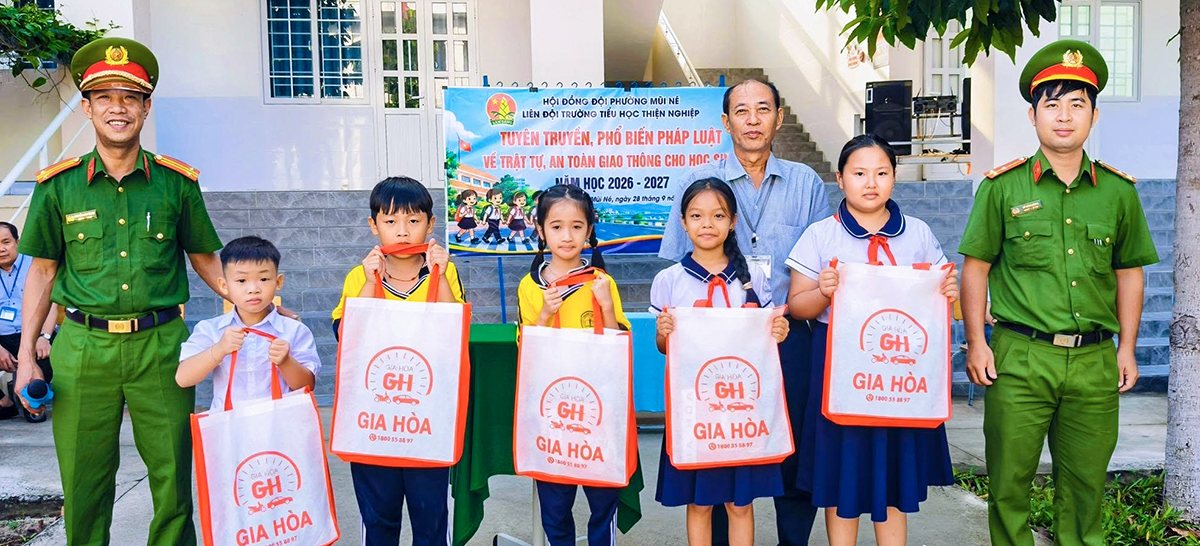 Tuyên truyền, phổ biến pháp luật về trật tự, an toàn giao thông cho học sinh